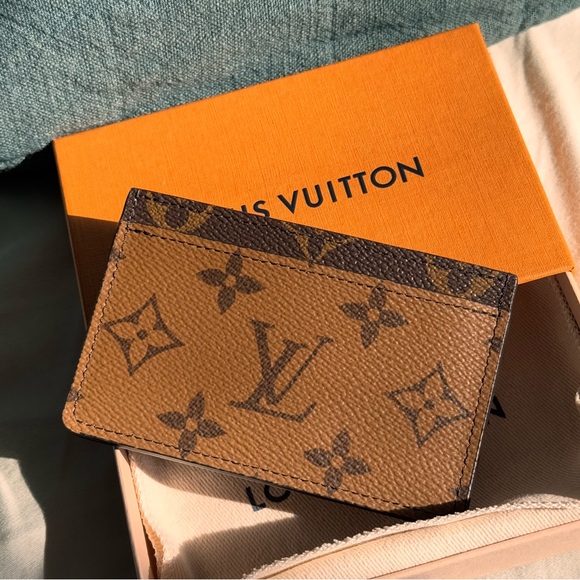 Louis Vuitton Accessories - Louis Vuitton Tan and Brown Monogram Key Holder